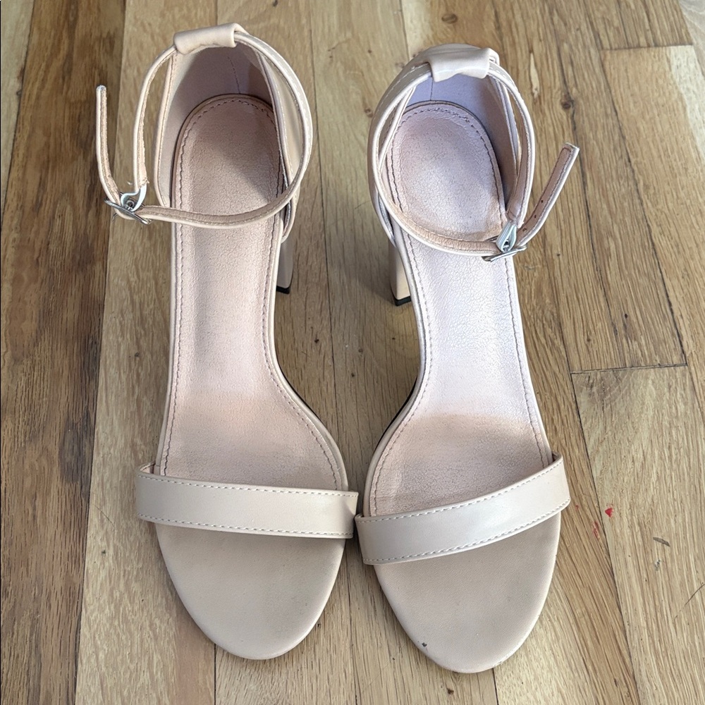 Elegant Nude Block Heel Sandals - Picture 2 of 3